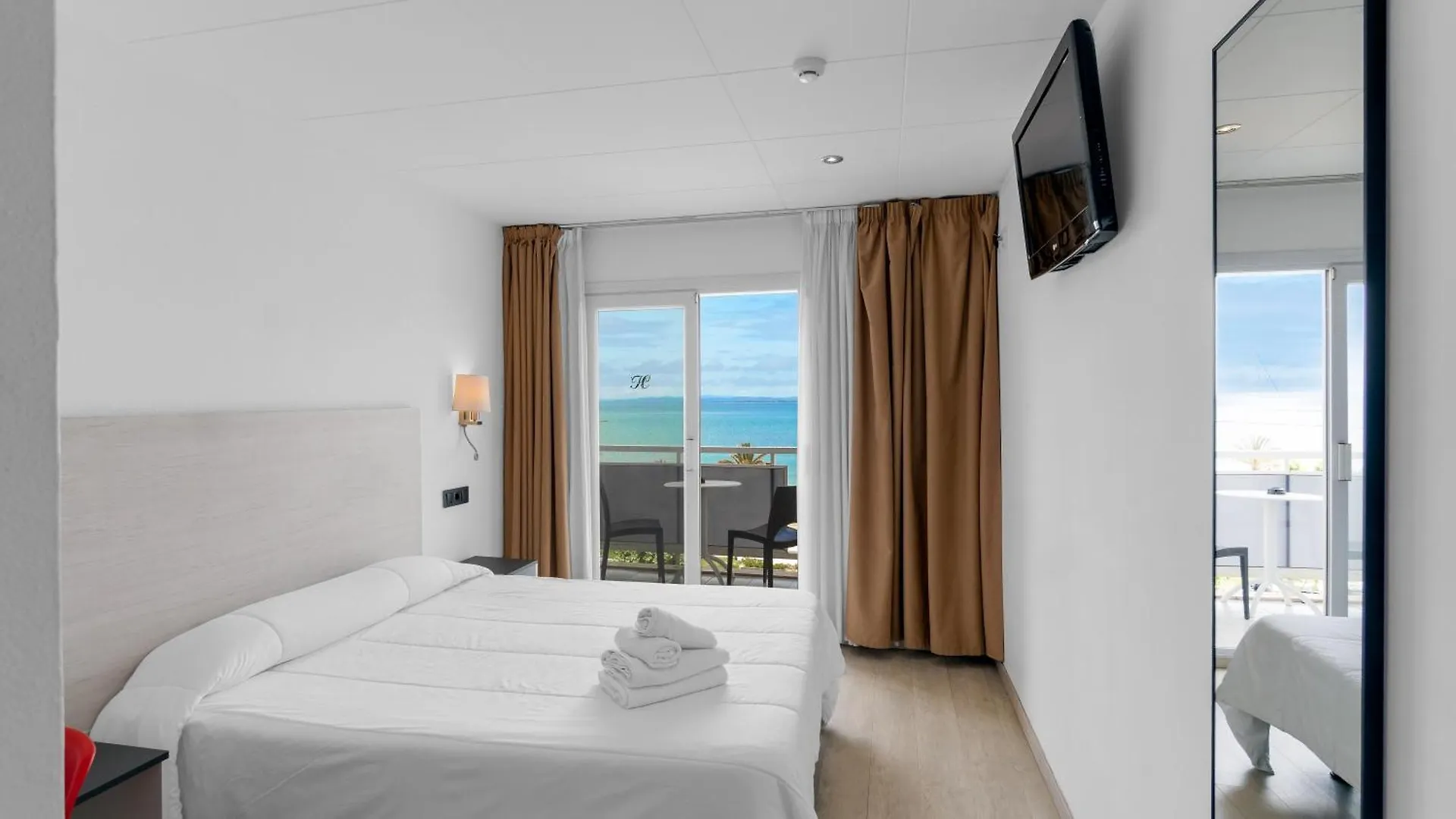 Hotel Vela ロザス