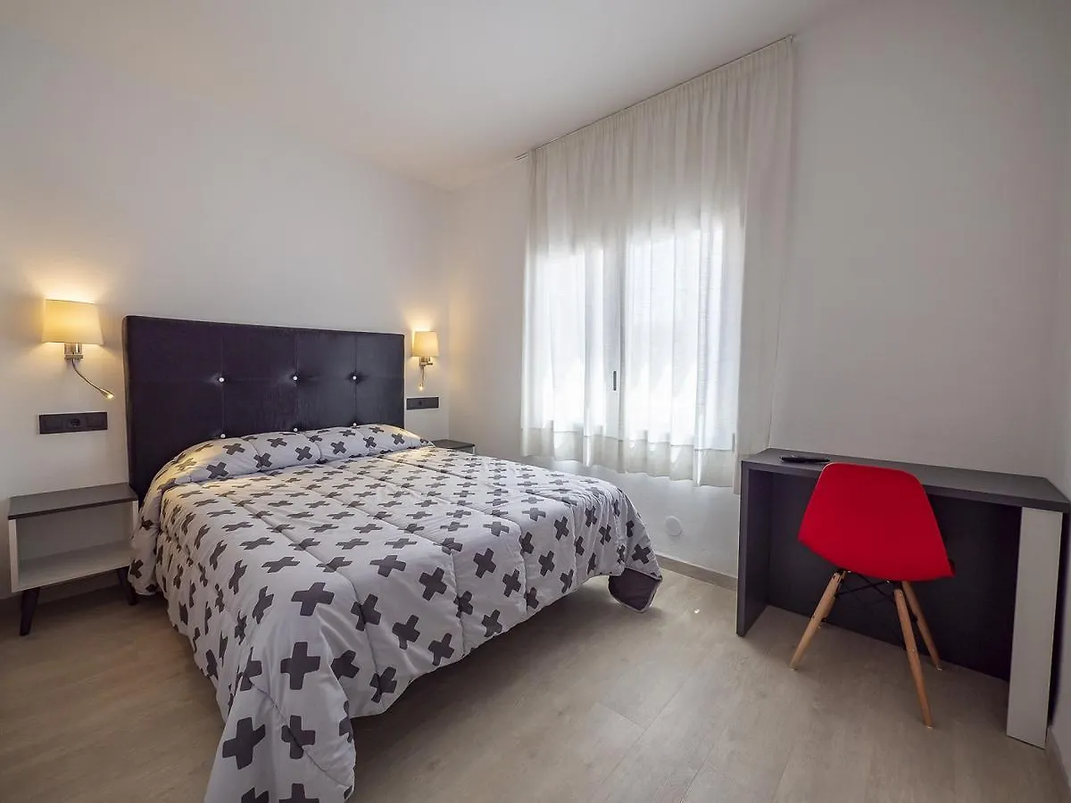 Hotel Vela ロザス 2*,