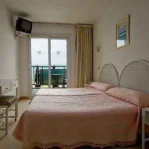 Hotel Vela Росас