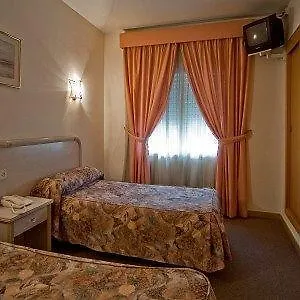 Hotel Vela Росас