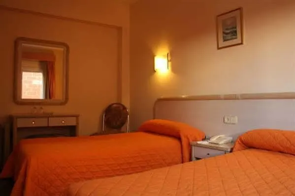 Hotel Vela Росас